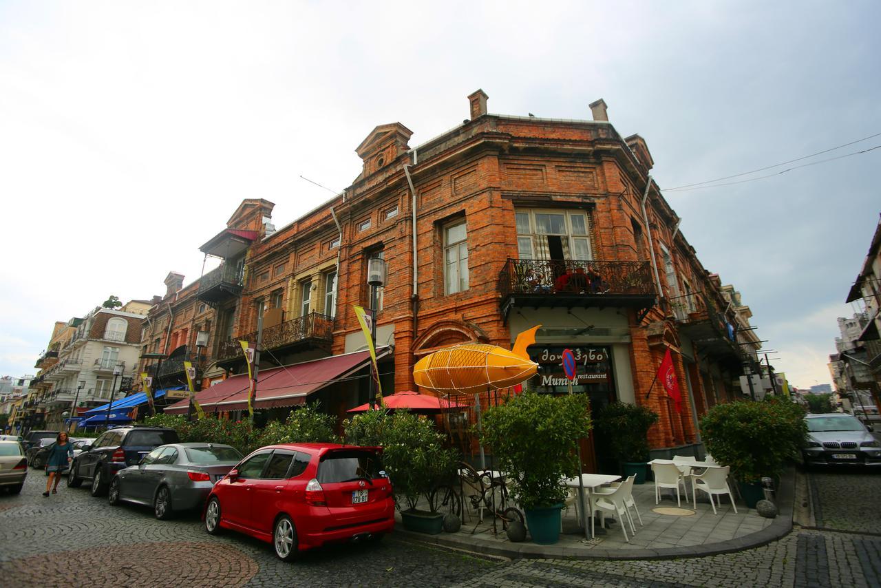 Lilus Hostel Batumi Exterior foto